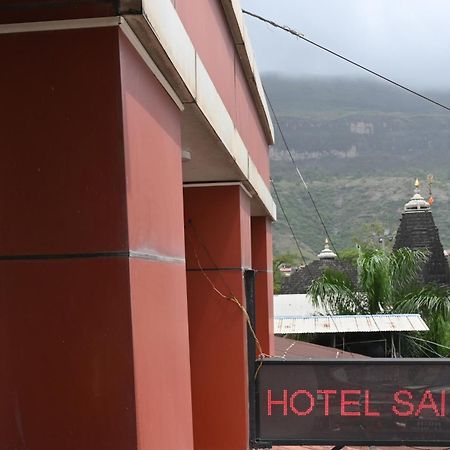 Hotel Sai Yatri 트림박 외부 사진