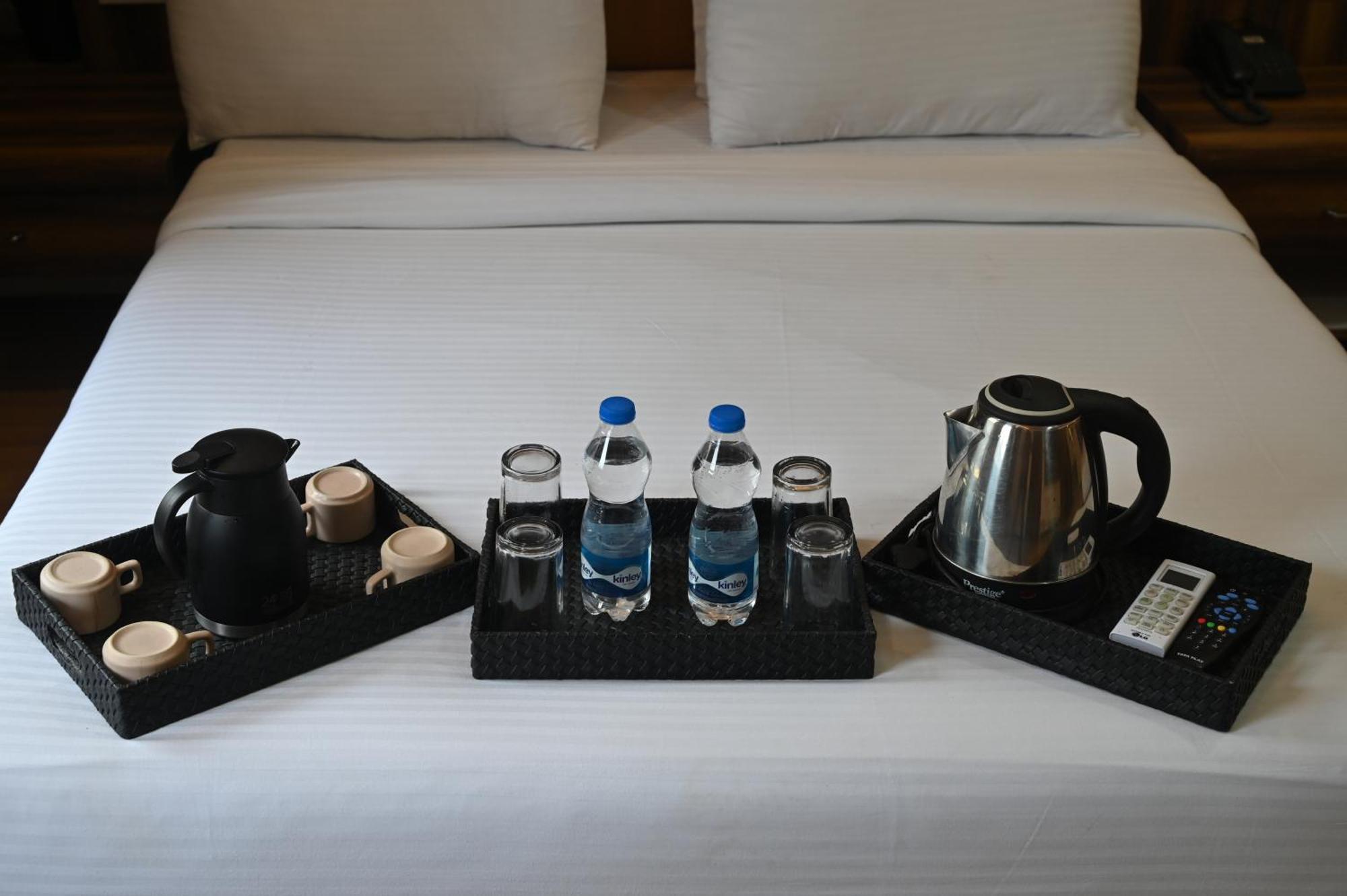 Hotel Sai Yatri 트림박 외부 사진