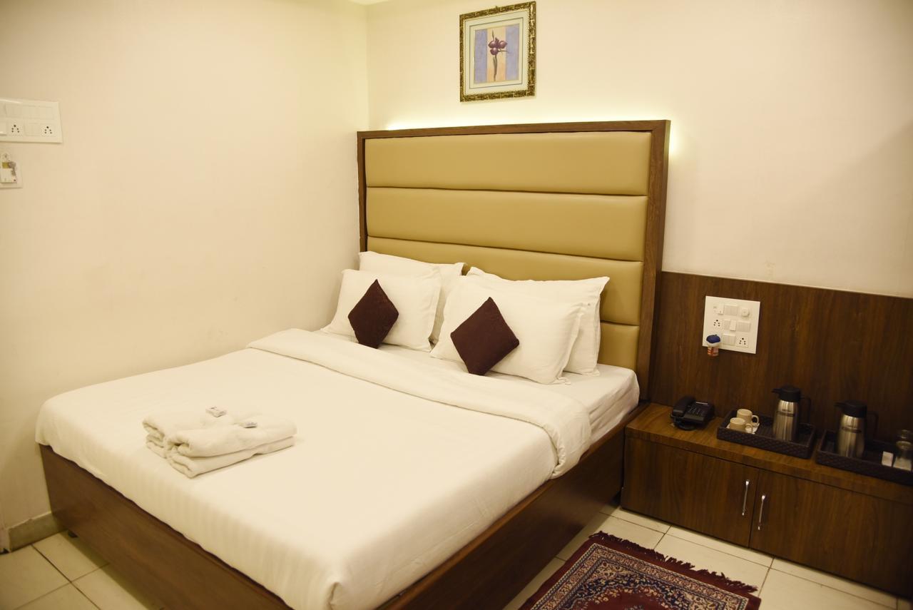 Hotel Sai Yatri 트림박 외부 사진
