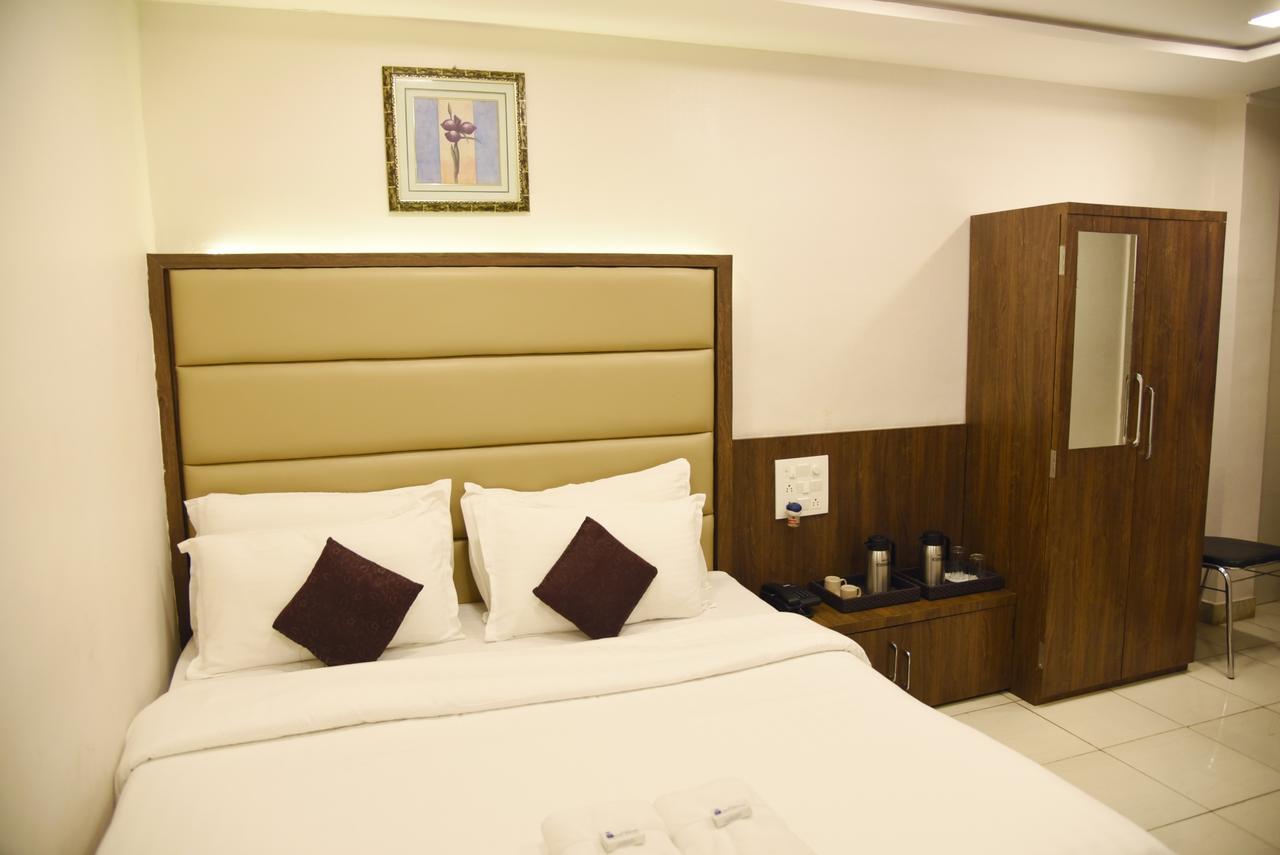 Hotel Sai Yatri 트림박 외부 사진